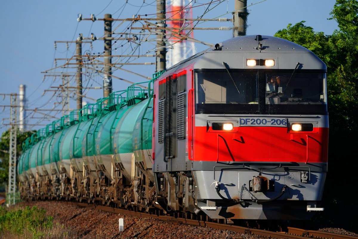 bird_555wrc's tweet photo. 2026/7/25
8075レ　DF200-206
この時期らしい強い西日を浴びて。 https://t.co/WN8PsGJPFd