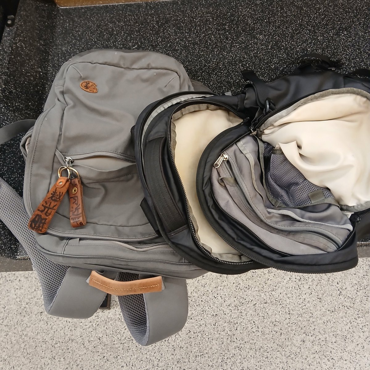 JimAFrangos010's tweet photo. Backpacks came out beautifully. #SuperClean #Weaklings, ttyl. Changing contexts #GoodMan #Bobby/#Robert/@RobertKennedyJr/@SecKennedy; Bobby is 
like a bar of #Iron #And #Steel. #SuperStrong. #MAGA/#GoodHealth. #GoodMan.
 🌎🌍🌏🌌🇺🇸👏👏🏾👏🏼👏🏽👏🏿 https://t.co/eXrRAjaB7q