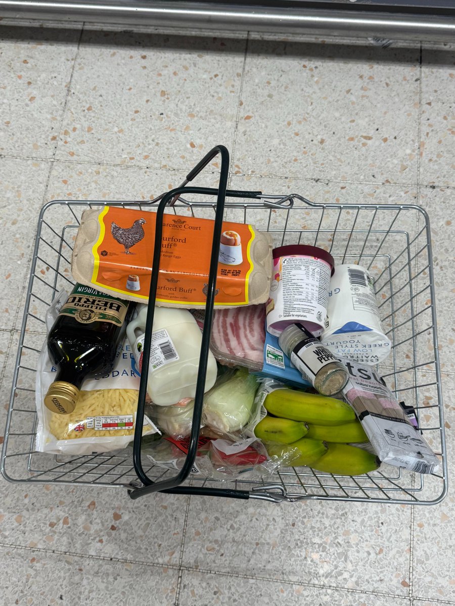HarrisEmrys's tweet photo. Taking care of yourself starts with the choices you make about what to eat every day https://t.co/UQhYC7wP3K