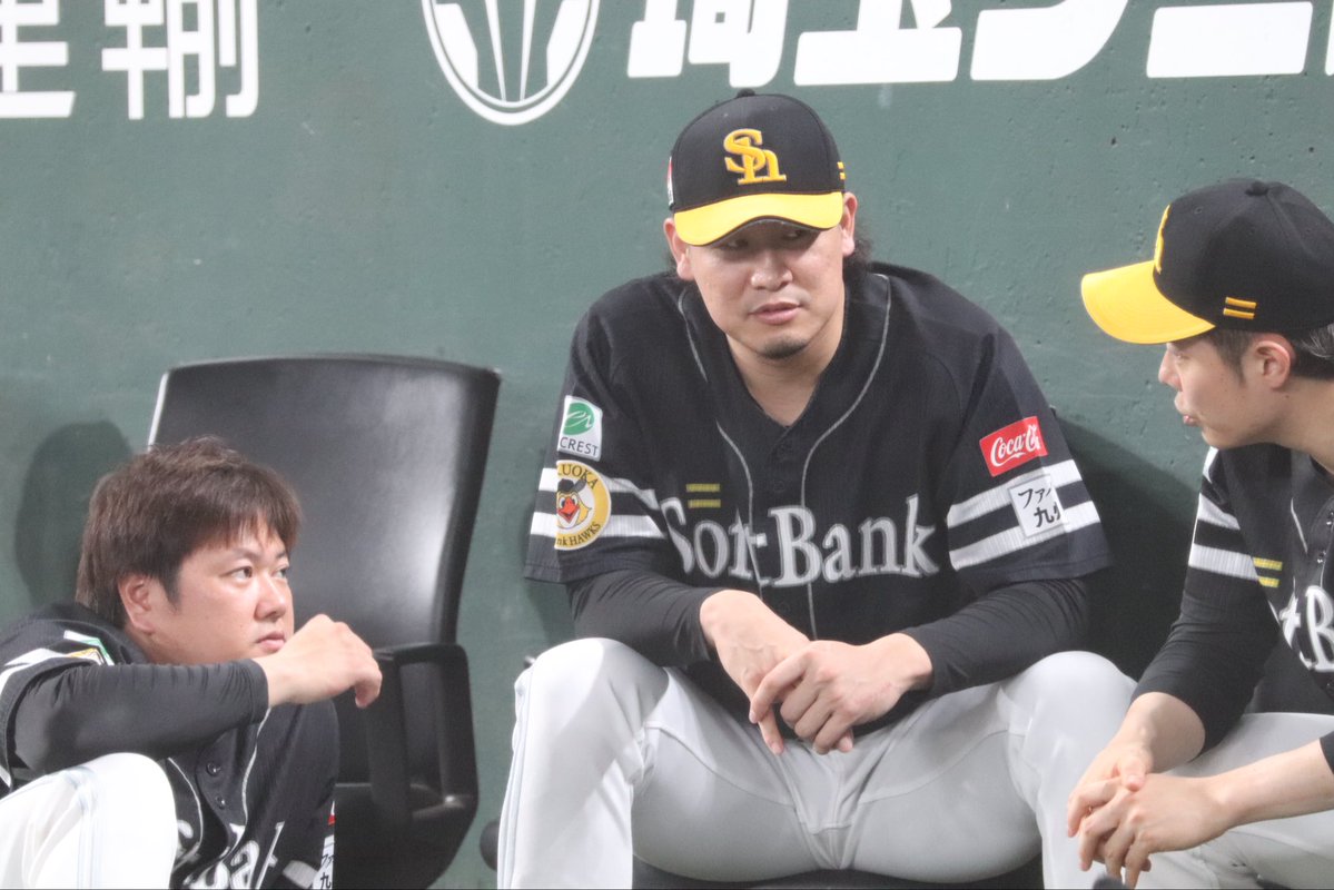 INA23777's tweet photo. ブルペン陣
#津森宥紀　#杉山一樹　#松本裕樹
#sbhawks https://t.co/EB4WzlKTqZ