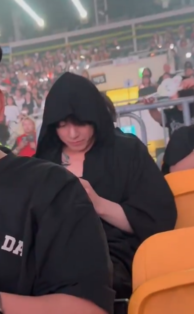 AboutMusicYT's tweet photo. Jungkook was spotted at Stray Kids concert today. https://t.co/fwrOMN4xHX