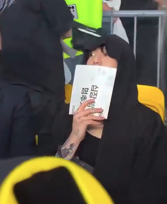 AboutMusicYT's tweet photo. Jungkook was spotted at Stray Kids concert today. https://t.co/fwrOMN4xHX