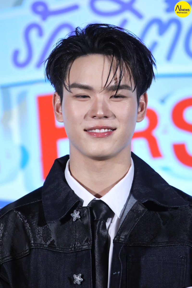 AllNews_th's tweet photo. “ปิง-กฤตนัน” ช่วงสัมภาษณ์ก่อนเริ่มงาน “Match Point รักนี้ต้องเสิร์ฟ The First Match” 

FIRST MATCH FIRST SERVE

#MatchPointSeriesEP1
#PingKrittanun #TeshowPing 
#MatchPointSeries #GMMTV https://t.co/9HoVcngp5v