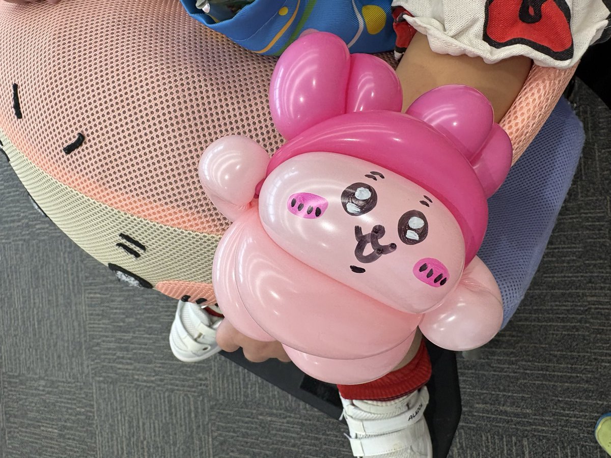 1YUM5's tweet photo. タントクルセンターでは、インクルーシブサークル「comamo」さんの夏まつり🌻ビンゴやお菓子すくい、そしてキャラクターのバルーンプレゼント🎈

1人1人環境の違う中、それぞれに合わせた支援が大切ですね😊子ども達の笑顔が嬉しい夏まつりでした🍉

この雨、やはり河川が気になります💦 https://t.co/vJa3ItHPZt