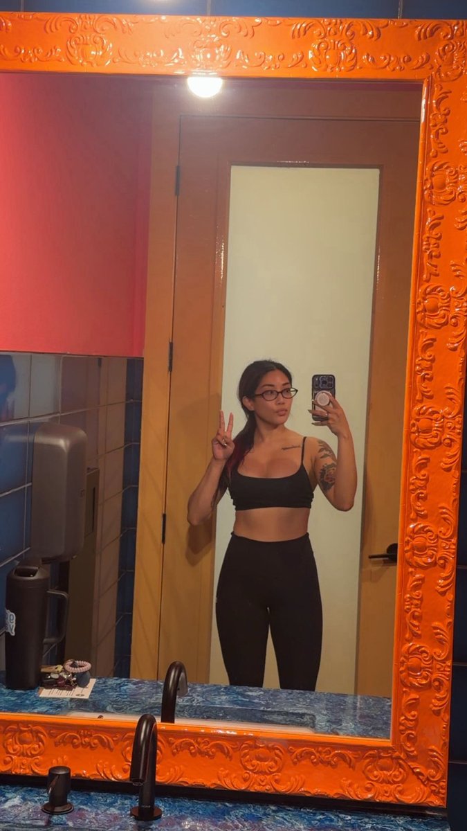 mxrilxa's tweet photo. Life update - lost 20lbs yeeee https://t.co/wr4CwRWZOI