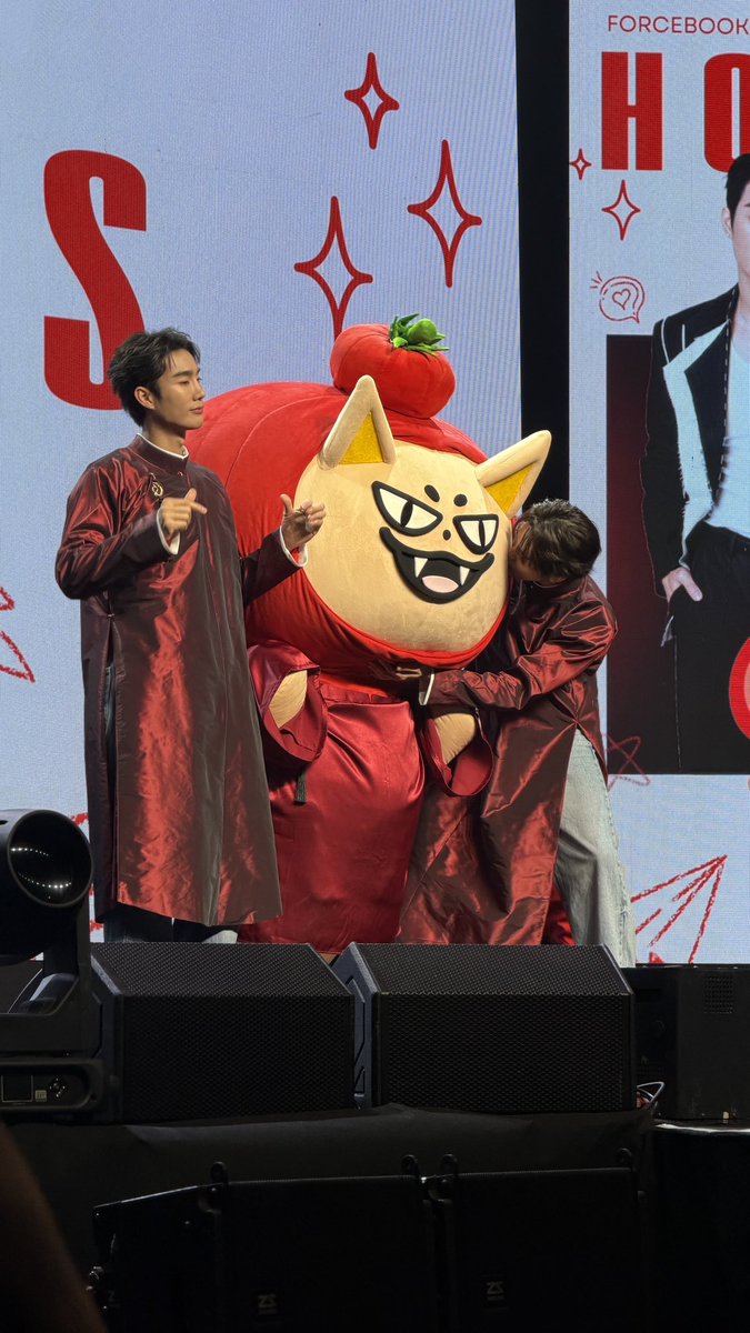 yeungopp's tweet photo. kiss kiss😚
#forcebook #tomafox
#ForceBookFMinHCMC
#HOMIES #JSMEDIA #Ticketbox
#ForceBook @fforcejs @kasibook
#TOMAFOX @tomafox_gmmtv
#GMMTV https://t.co/DdiTSuFEyY