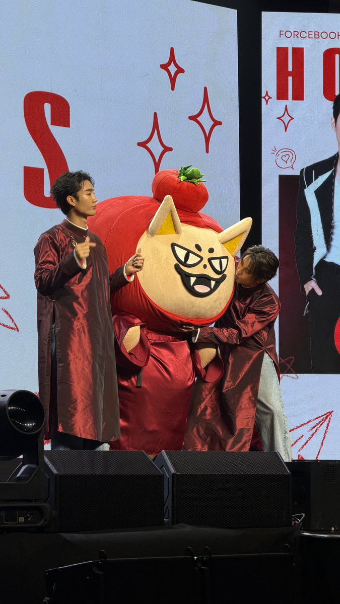 yeungopp's tweet photo. kiss kiss😚
#forcebook #tomafox
#ForceBookFMinHCMC
#HOMIES #JSMEDIA #Ticketbox
#ForceBook @fforcejs @kasibook
#TOMAFOX @tomafox_gmmtv
#GMMTV https://t.co/DdiTSuFEyY