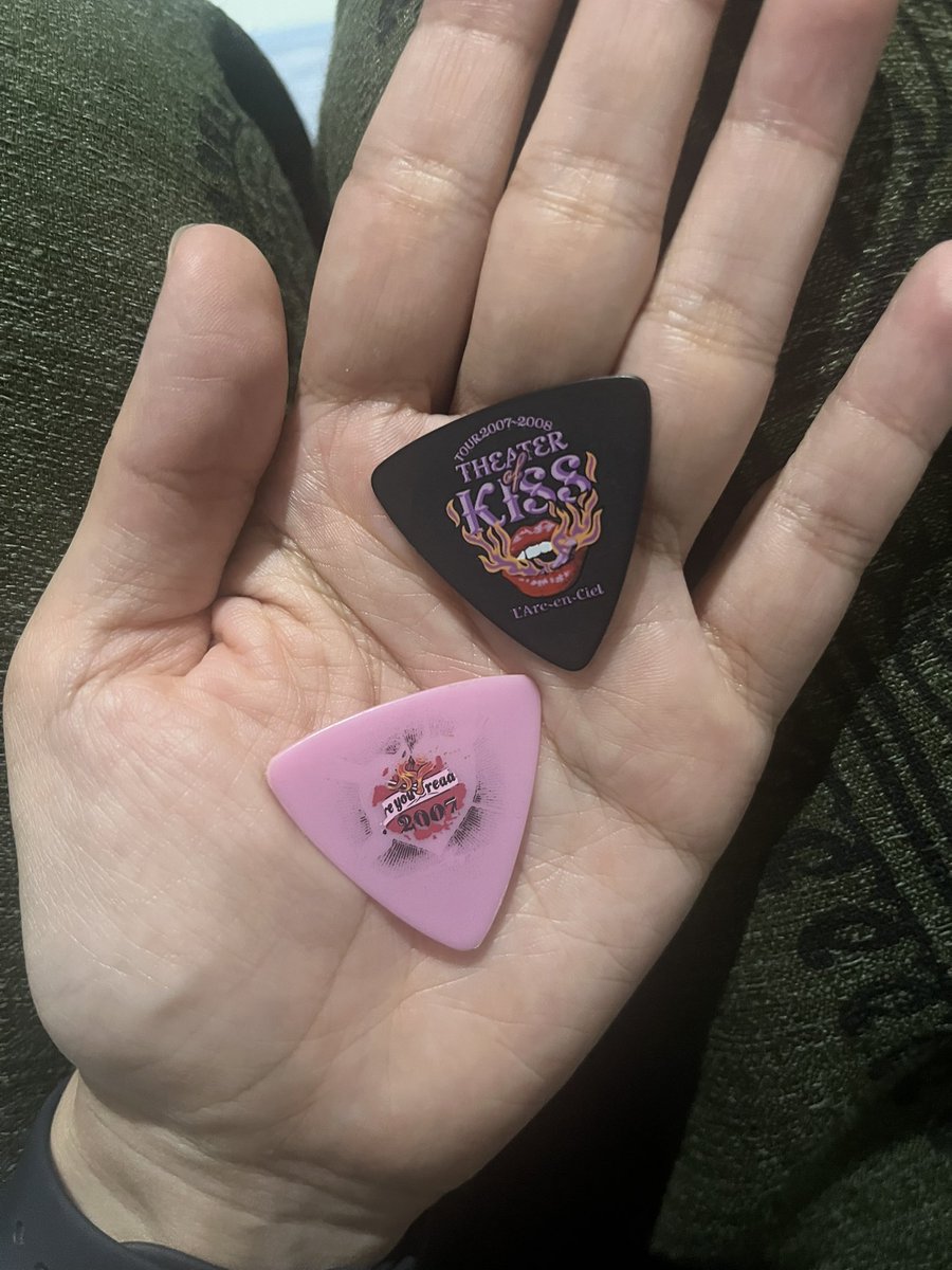 19w0records's tweet photo. ベーシストのみなさん
「あっこれは指で弾けませんワ」って時、ありませんか？私にはあります

というわけで！ジャニーズブートキャンプでは久々にピック弾きします。ゴィンゴィン

私の愛用ピックはこれです（時代を感じる） https://t.co/5o5MiH0uw3