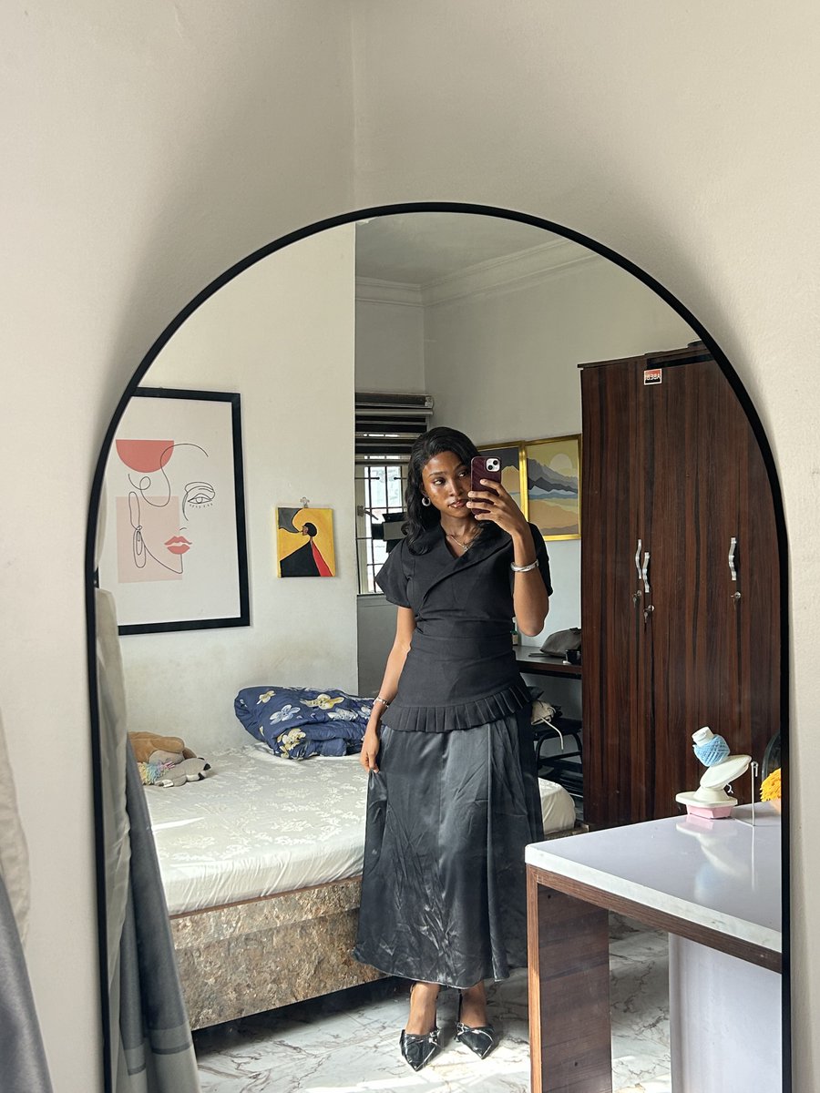 Yewan_de's tweet photo. i promise i ironed this skirt 😪 https://t.co/NYnLDrHD9O