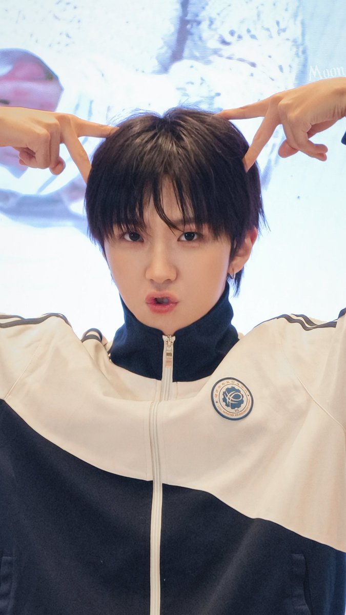 uunaki's tweet photo. 상하이 팬싸 정말 좋은 점 : 이런 웅학이 잔뜩 나옴😻 https://t.co/vN0fpwMbYz