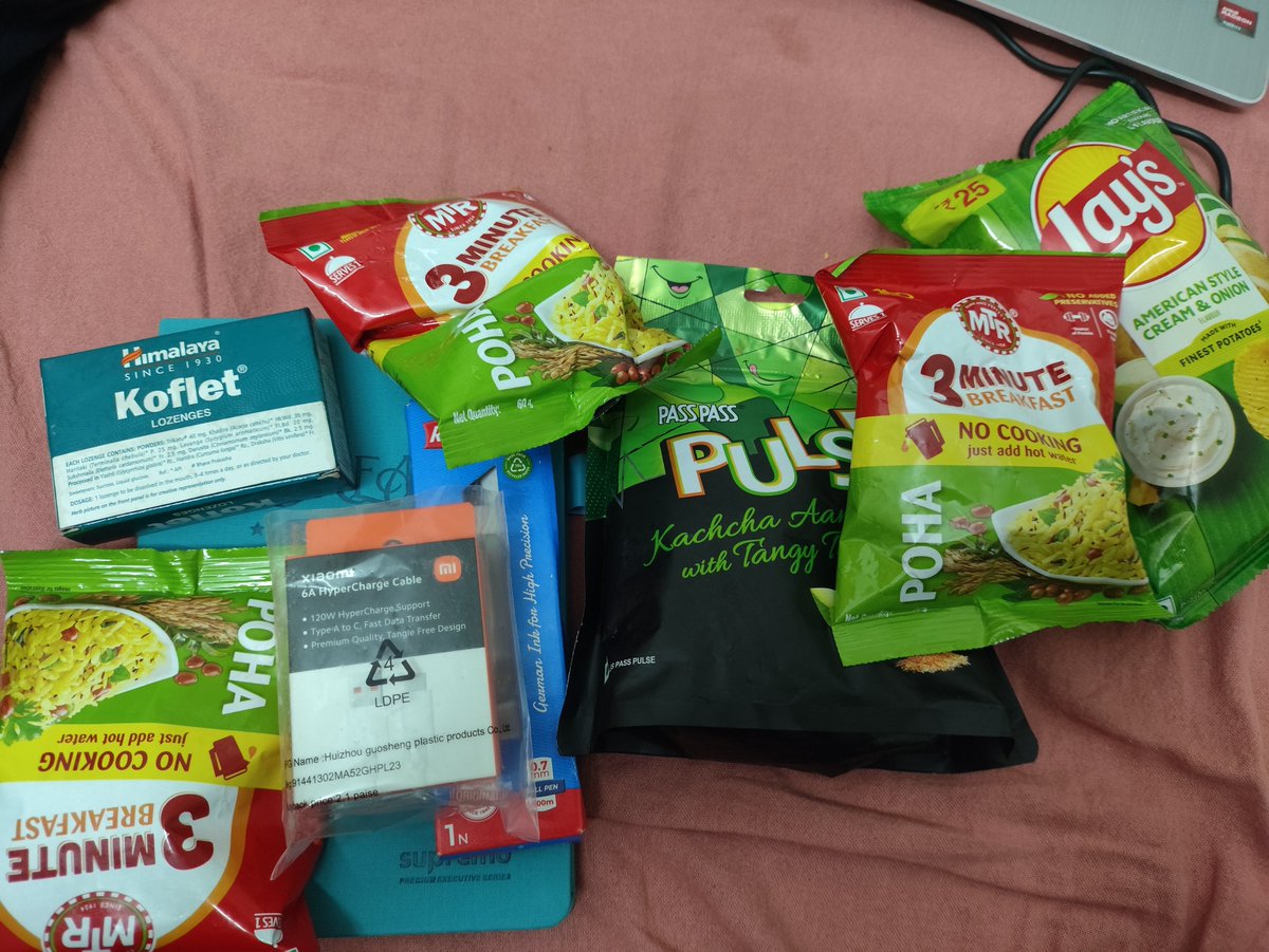 Its_manan_singh's tweet photo. @ZeptoNow Extremely disappointed with today's order. A packet of Lays and Masala Oats were missing, and your chat support has been of no help, offering no proper resolution. This isn't the experience I expected. Please look into this urgently and resolve the issue. #Zepto https://t.co/2sVhQES1Zd