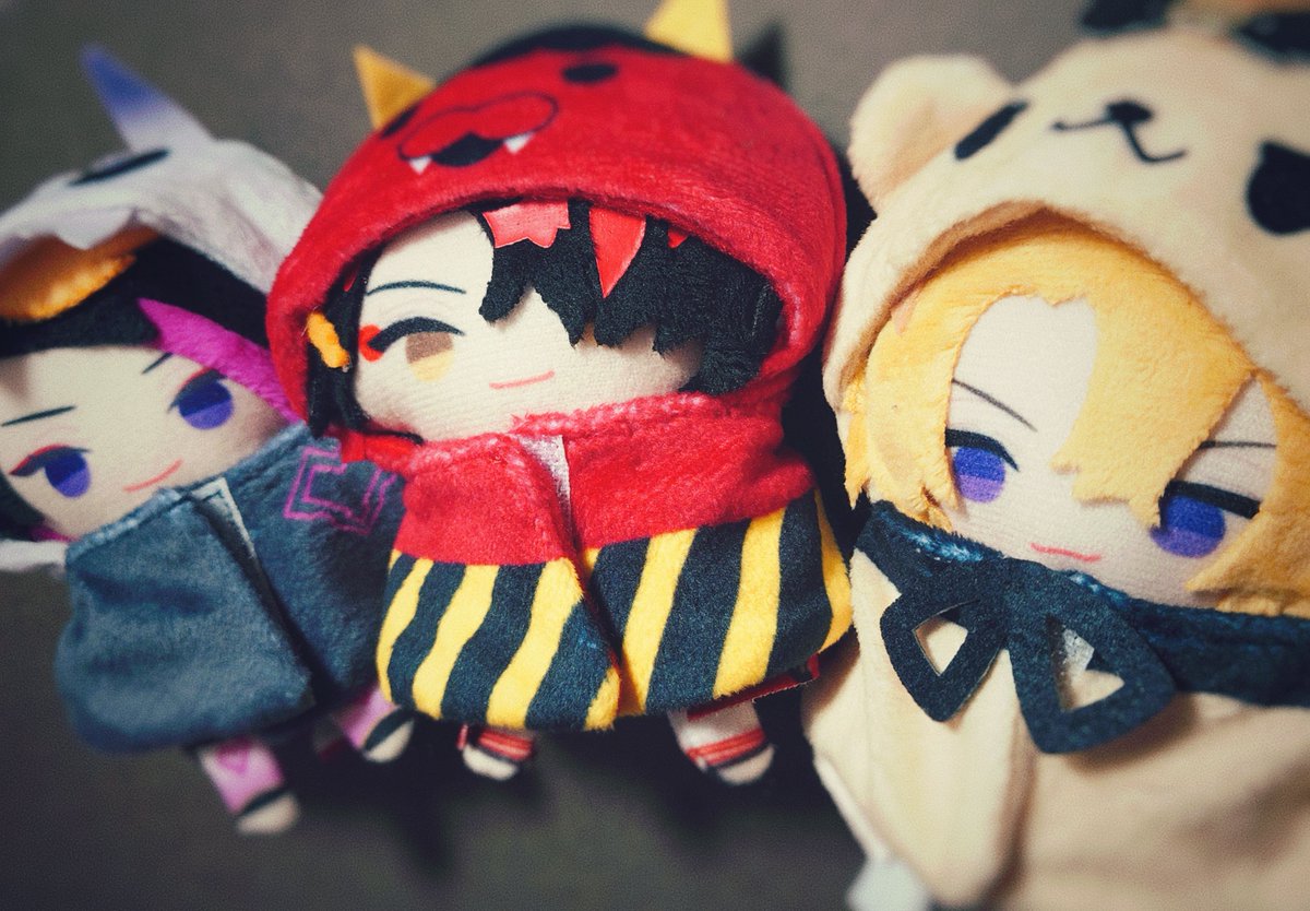ni_monyo's tweet photo. ポンチョなんてなんぼあってもry

Luxiemぱぺの面々はもともとのお洋服の方がわりともりもりしてるので、ポンチョちょっとぱつぱつなとこもまたかわいい。
#LuxiemWILDWEST https://t.co/pzDHCnUIMg