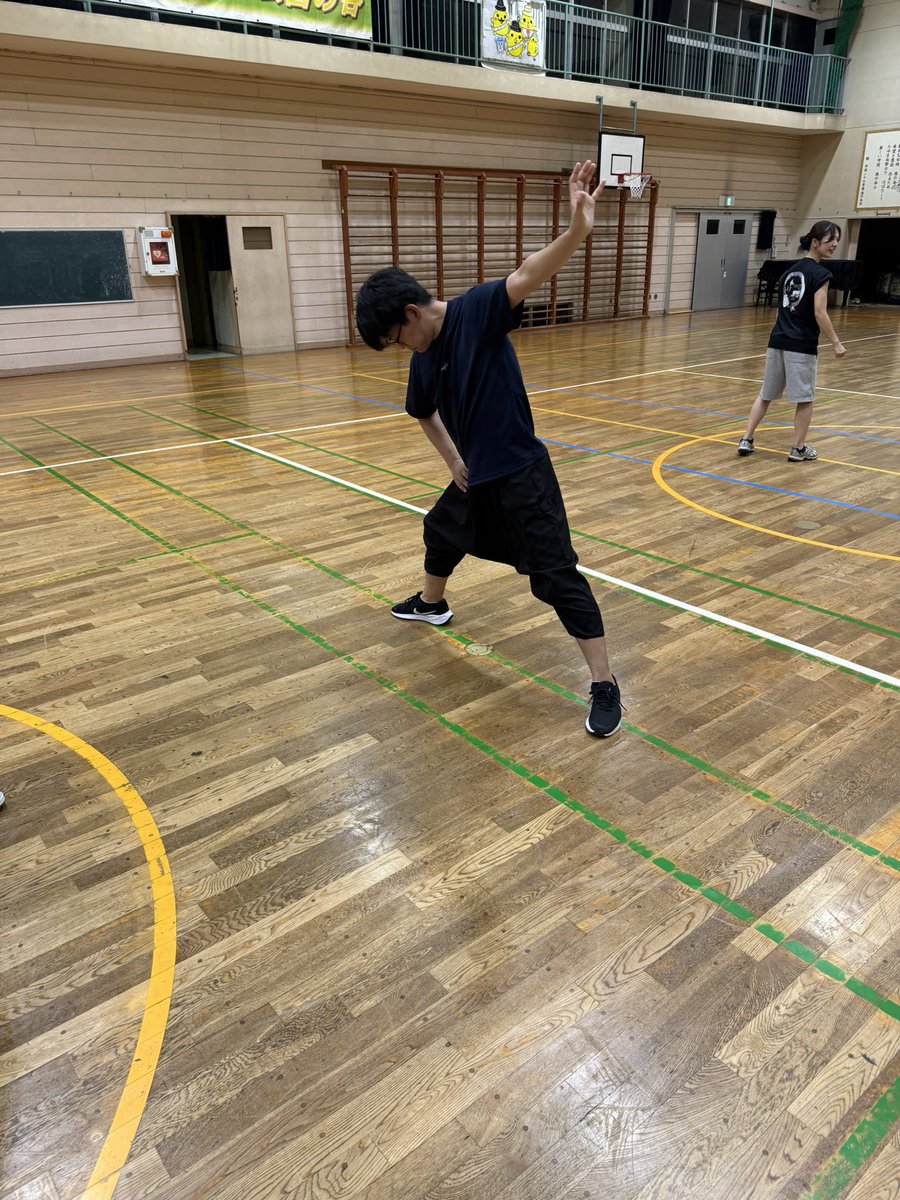 Hiragi_yosakoi's tweet photo. ⚡️7月26日⚡️

今日は少人数だったので躍り込みしてました！
角度や正しい形の確認日です！

Ps.今日のゲリラ豪雨エグすぎ🤣 https://t.co/7Vl3lVlTEu