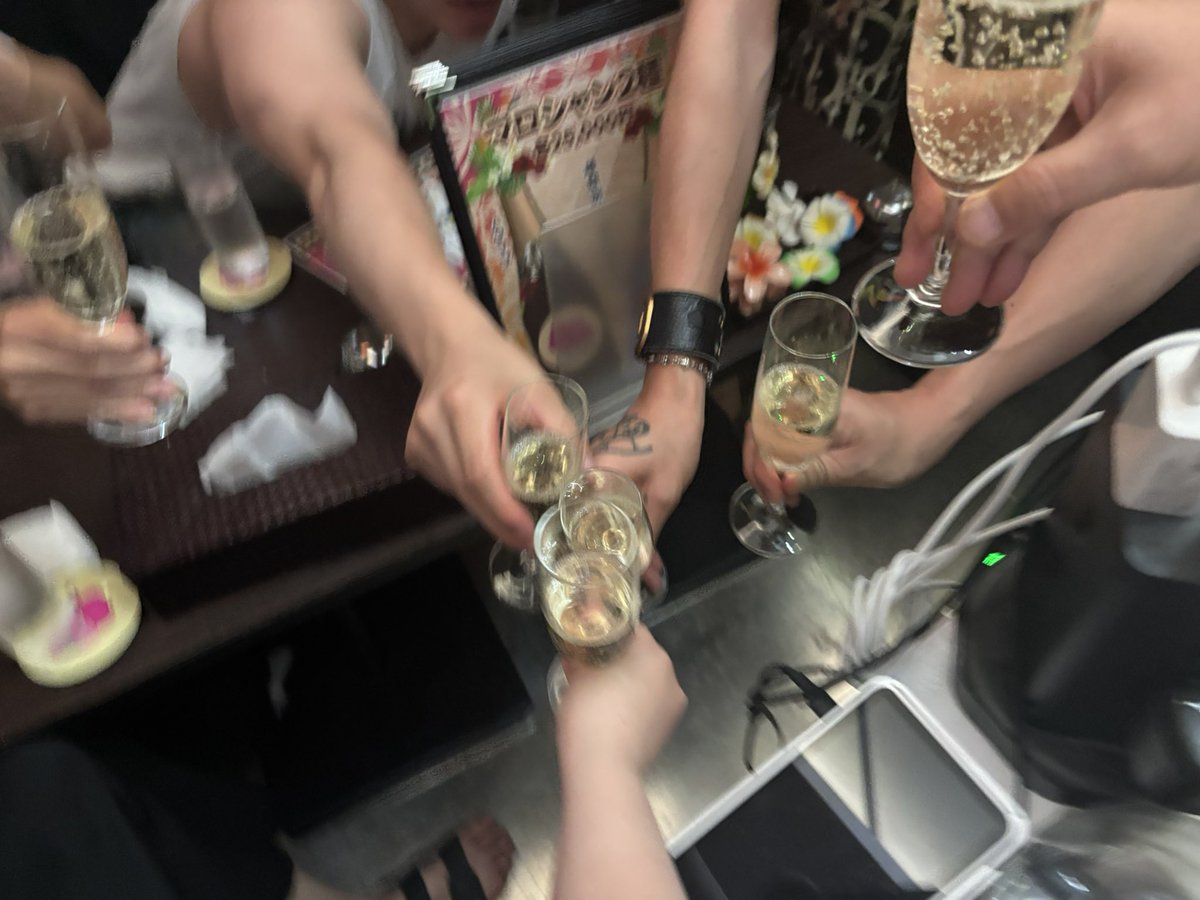 GoldenMaro_ tweet picture