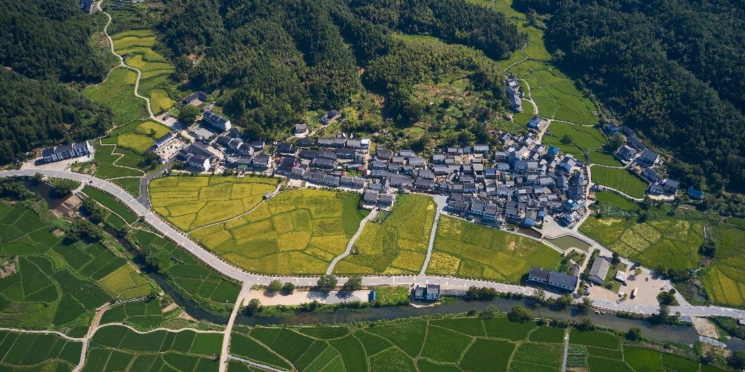 HoyCosta's tweet photo. Los sitios de la industria artesanal de porcelana de Jingdezhen fueron inscritos en la Lista del Patrimonio Mundial de la UNESCO el sábado, convirtiéndose en el sitio número 61 del Patrimonio Mundial de China.
#Postdeldía 
Fuente: • China Daily https://t.co/O8Jyc4rv60