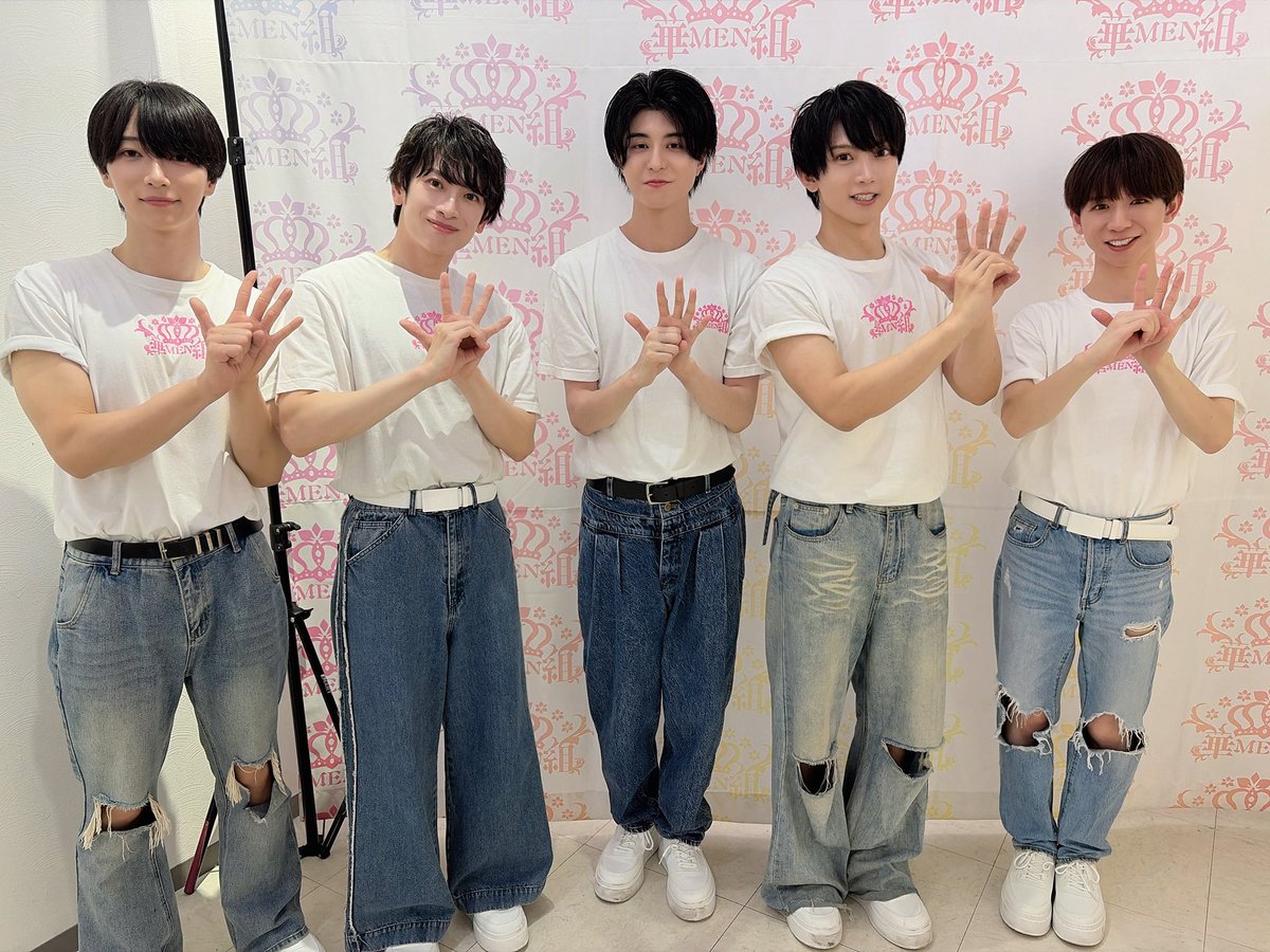 Kamengumi_staff's tweet photo. #水戸OPA 様にて開催された最後の #音楽フェス「水戸OPA LAST FES」DAY1・DAY2の2日間にわたり、#華MEN組 が出演させていただきました。

長きにわたり多くの方々に愛されてきた水戸OPA様での、最後のフェスというかけがえのないステージに立たせていただけたこと、心より感謝申し上げます。

デビューして間もない頃から何度もステージに立たせていただいた水戸OPA様。たくさんの出会いと思い出が詰まった大切な場所だからこそ、このステージとのお別れはとても寂しいですが、この場所で皆さまと出会えたご縁は、これからも変わることなく、華MEN組の歩みの中で大切に輝き続けます。

本日、会場に駆けつけてくださった皆さま、そしてこれまで水��OPA様で華MEN組を応援してくださった皆さま、本当にありがとうございました。

この場所でいただいたたくさんの思い出を胸に、これからも一つひとつのステージを大切に、皆さまに元気と感動をお届けできるよう、メンバー一同精進してまいります❗️

また皆さまにお会いできる日を、心より楽しみにしております‼️