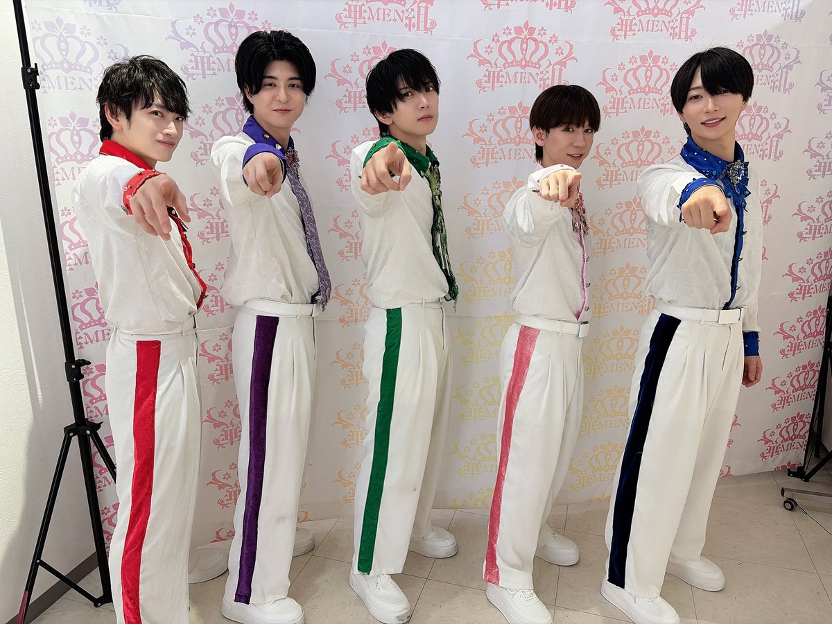 Kamengumi_staff's tweet photo. #水戸OPA 様にて開催された最後の #音楽フェス「水戸OPA LAST FES」DAY1・DAY2の2日間にわたり、#華MEN組 が出演させていただきました。

長きにわたり多くの方々に愛されてきた水戸OPA様での、最後のフェスというかけがえのないステージに立たせていただけたこと、心より感謝申し上げます。

デビューして間もない頃から何度もステージに立たせていただいた水戸OPA様。たくさんの出会いと思い出が詰まった大切な場所だからこそ、このステージとのお別れはとても寂しいですが、この場所で皆さまと出会えたご縁は、これからも変わることなく、華MEN組の歩みの中で大切に輝き続けます。

本日、会場に駆けつけてくださった皆さま、そしてこれまで水��OPA様で華MEN組を応援してくださった皆さま、本当にありがとうございました。

この場所でいただいたたくさんの思い出を胸に、これからも一つひとつのステージを大切に、皆さまに元気と感動をお届けできるよう、メンバー一同精進してまいります❗️

また皆さまにお会いできる日を、心より楽しみにしております‼️