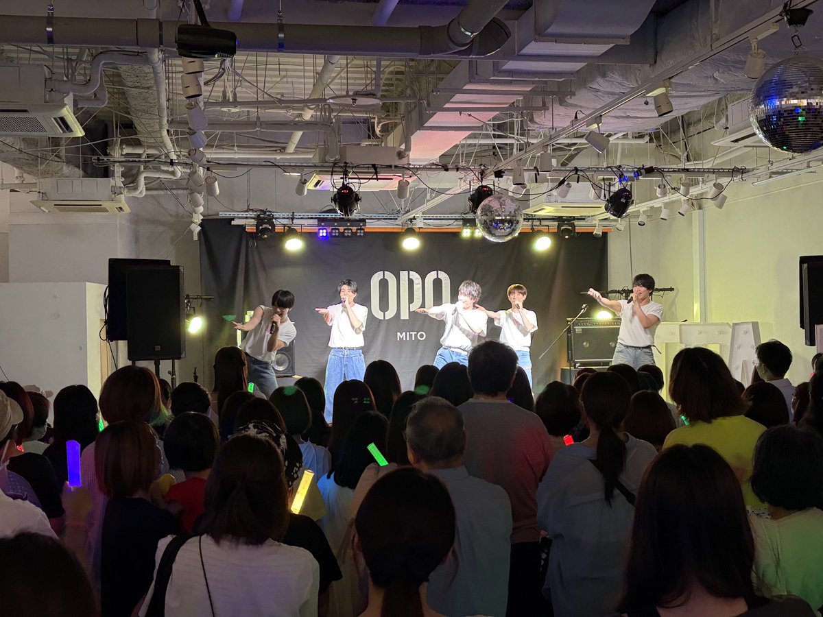 Kamengumi_staff's tweet photo. #水戸OPA 様にて開催された最後の #音楽フェス「水戸OPA LAST FES」DAY1・DAY2の2日間にわたり、#華MEN組 が出演させていただきました。

長きにわたり多くの方々に愛されてきた水戸OPA様での、最後のフェスというかけがえのないステージに立たせていただけたこと、心より感謝申し上げます。

デビューして間もない頃から何度もステージに立たせていただいた水戸OPA様。たくさんの出会いと思い出が詰まった大切な場所だからこそ、このステージとのお別れはとても寂しいですが、この場所で皆さまと出会えたご縁は、これからも変わることなく、華MEN組の歩みの中で大切に輝き続けます。

本日、会場に駆けつけてくださった皆さま、そしてこれまで水��OPA様で華MEN組を応援してくださった皆さま、本当にありがとうございました。

この場所でいただいたたくさんの思い出を胸に、これからも一つひとつのステージを大切に、皆さまに元気と感動をお届けできるよう、メンバー一同精進してまいります❗️

また皆さまにお会いできる日を、心より楽しみにしております‼️