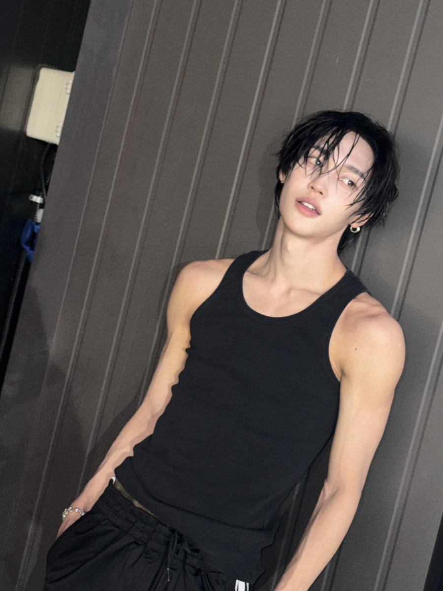 1bin_b1ack's tweet photo. 원빈이 위버스 업로드♡ https://t.co/NSPGdhcY7M