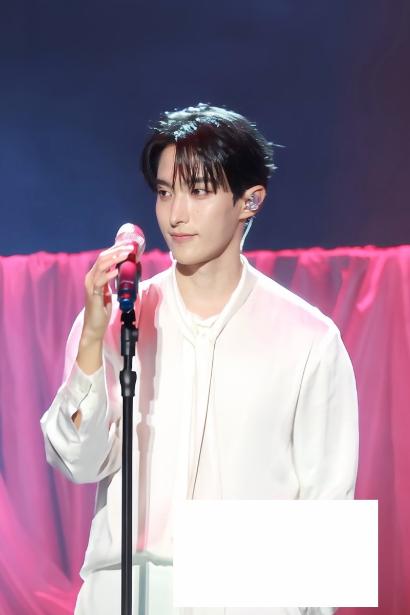 stjhen1013's tweet photo. 260725 DxS [SERENADE] ON STAGE - KAOSHIUNG

#이석민 #ドギョム #도겸 #DK 
#세븐틴 #SEVENTEEN 
#DXS https://t.co/msLqp750fC