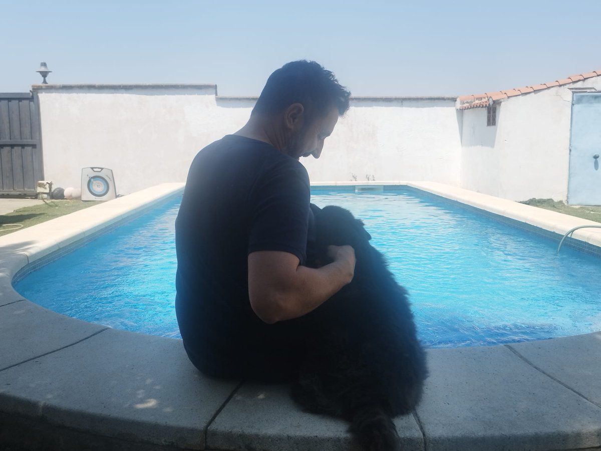 FrancisLuque73's tweet photo. Dar un paseo fresquito a primera hora por la vega, una tostada muy grande en Belicena y terminar piscineando junto con la mejor compañía posible es algo que no tiene precio https://t.co/3uOBQG5vF4