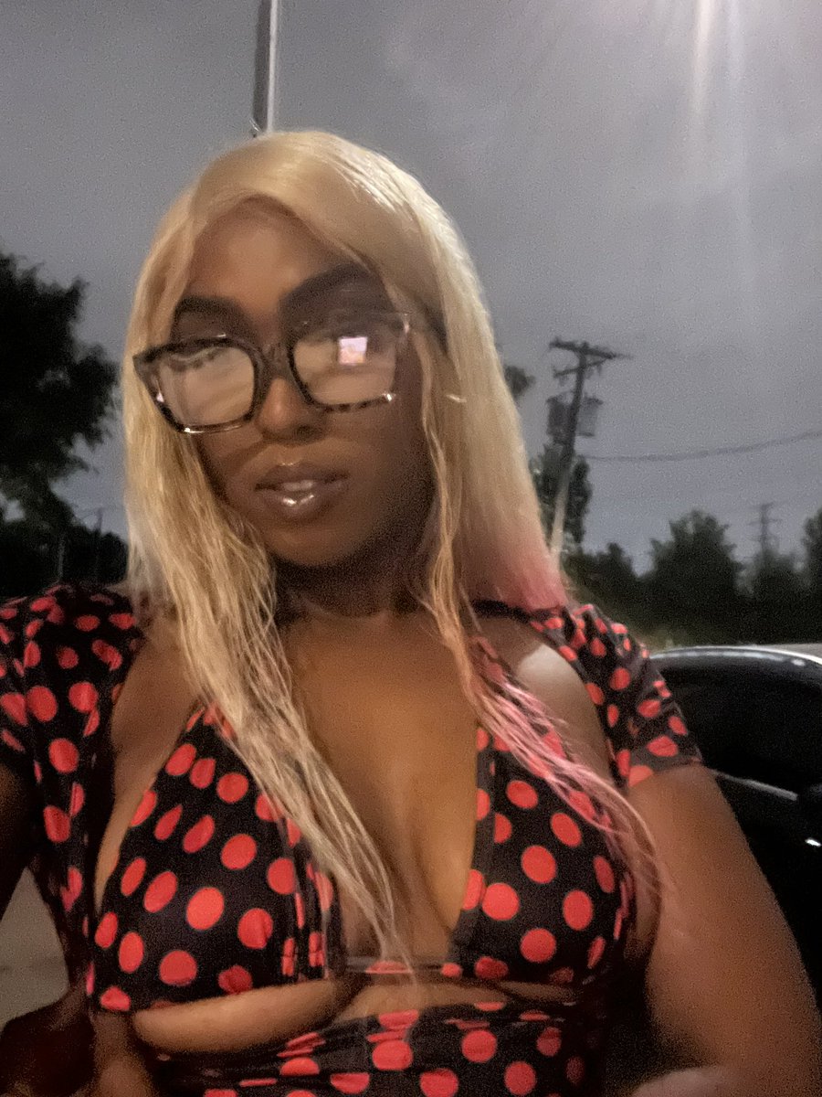 tayloremusix's tweet photo. Last night ❤️🖤 #chicago #ChicagoVibes https://t.co/TYm3vXcduO