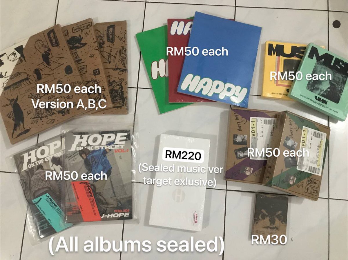 han_nnnaa's tweet photo. Wts bts bulk photocard, sweatshirt hoodies &amp; sealed albums

-price for pc bulk RM680
-lowered price for pc bulk &amp; changed individual pc price to match market price, if the price doesn’t make sense pls lmk><
-all in good condition, more details pic in reply

#pasarbts @BTSMarketMY https://t.co/pUsm5bneLz