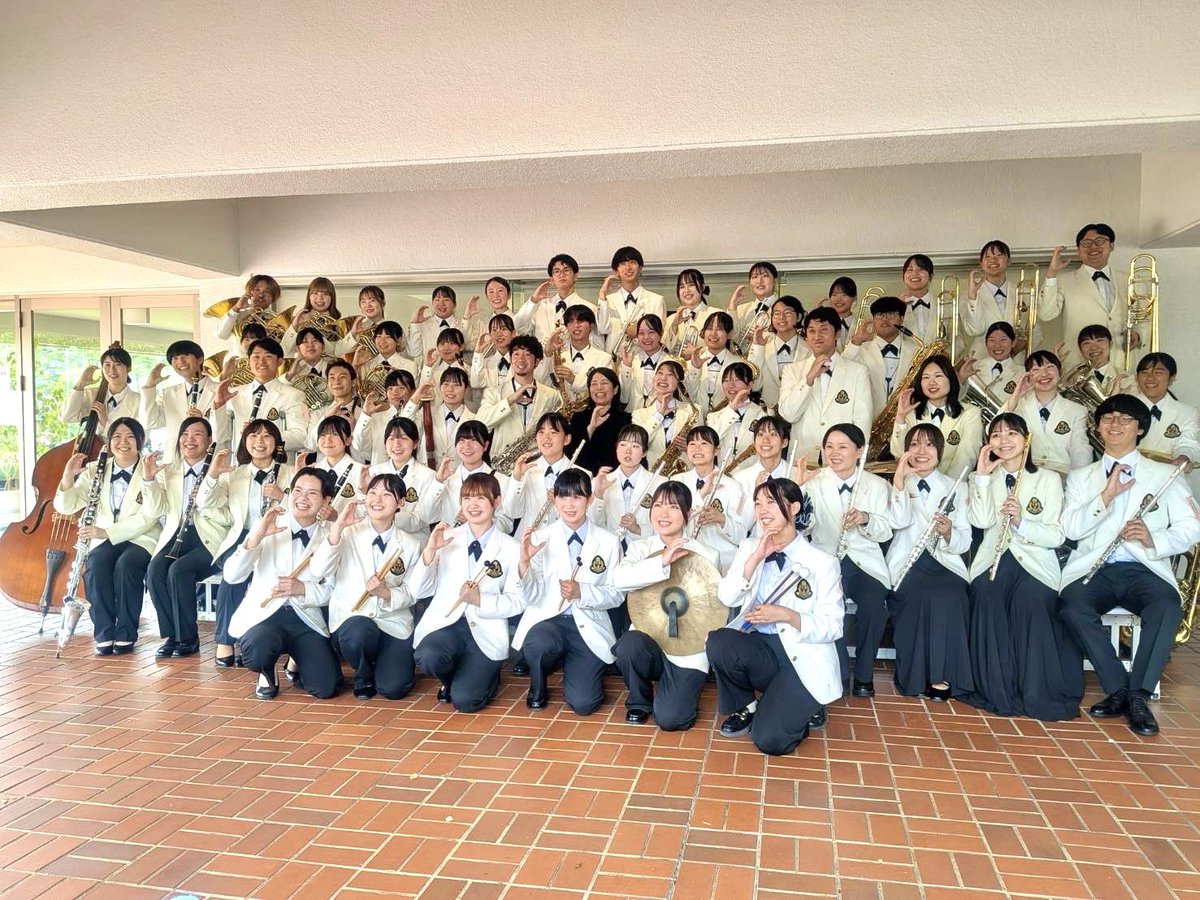 chuetsorchestra's tweet photo. 本日、新潟県吹奏楽コンクール一般の部に“中越フィルハーモニー吹奏楽団”が出場し、銀賞を頂きました✨
今年も素敵な楽曲と仲間に恵まれ、実りある時間を過ごすことができました😊✨
応援してくださった皆さま本当にありがとうございました❣️これからも愛されるバンドを目指して歩んでいきます🌸 https://t.co/ojO4C0pPnF