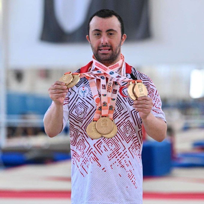 AcansHaber's tweet photo. Milli sporcumiz Alper Öztürk, Down Sendromlular Dünya Şampiyonası'nda atletizmde 7 altın madalya kazandı. https://t.co/JhDufl4jVQ