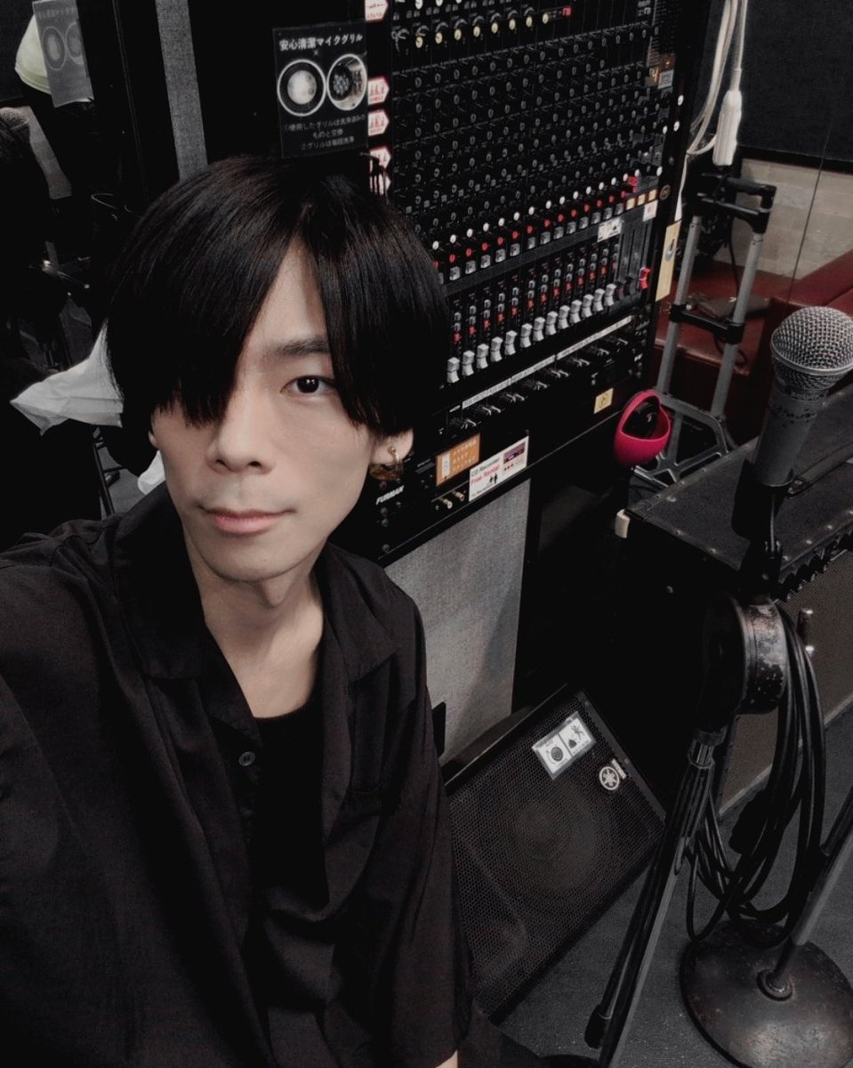 unequal_vocal's tweet photo. スタジオでした
新曲いい感じです💀

#がしゃどくろバンド https://t.co/cCD3k3XmWx