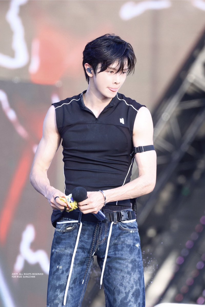 zzett913's tweet photo. 260726 #성찬 https://t.co/lsR6fltUZH