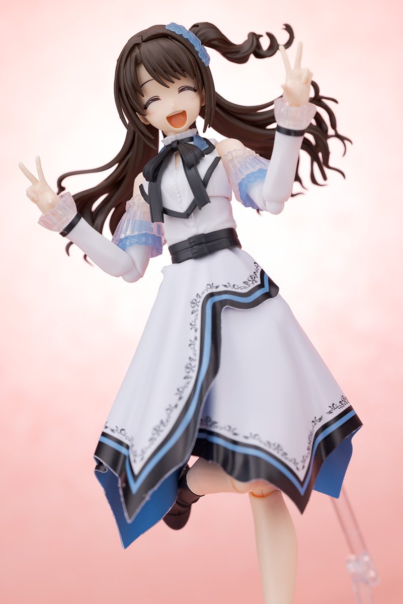 hoshimaruplamo's tweet photo. 「アイドルマスターシンデレラガールズ」より島村卯月 (20th Anniv. YOU AND アイ！)のレビューを公開しました。今回も20周年記念衣装仕様での立体化となりますが一部が専用の形状に変更されています。また髪型パーツもかなり気合の入った出来になっていました。
https://t.co/EvpaBZisYi https://t.co/uCvGDIvEX3