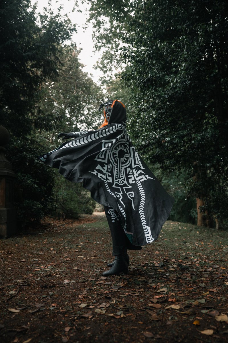 crabbicos's tweet photo. 🌙”I am a descendant of the tribe that was banished to the Twilight Realm!"

#midna #midnacosplay #zelda #twilightprincess #legendofzelda #zeldacosplay #cosplay https://t.co/d2tzfBL8na