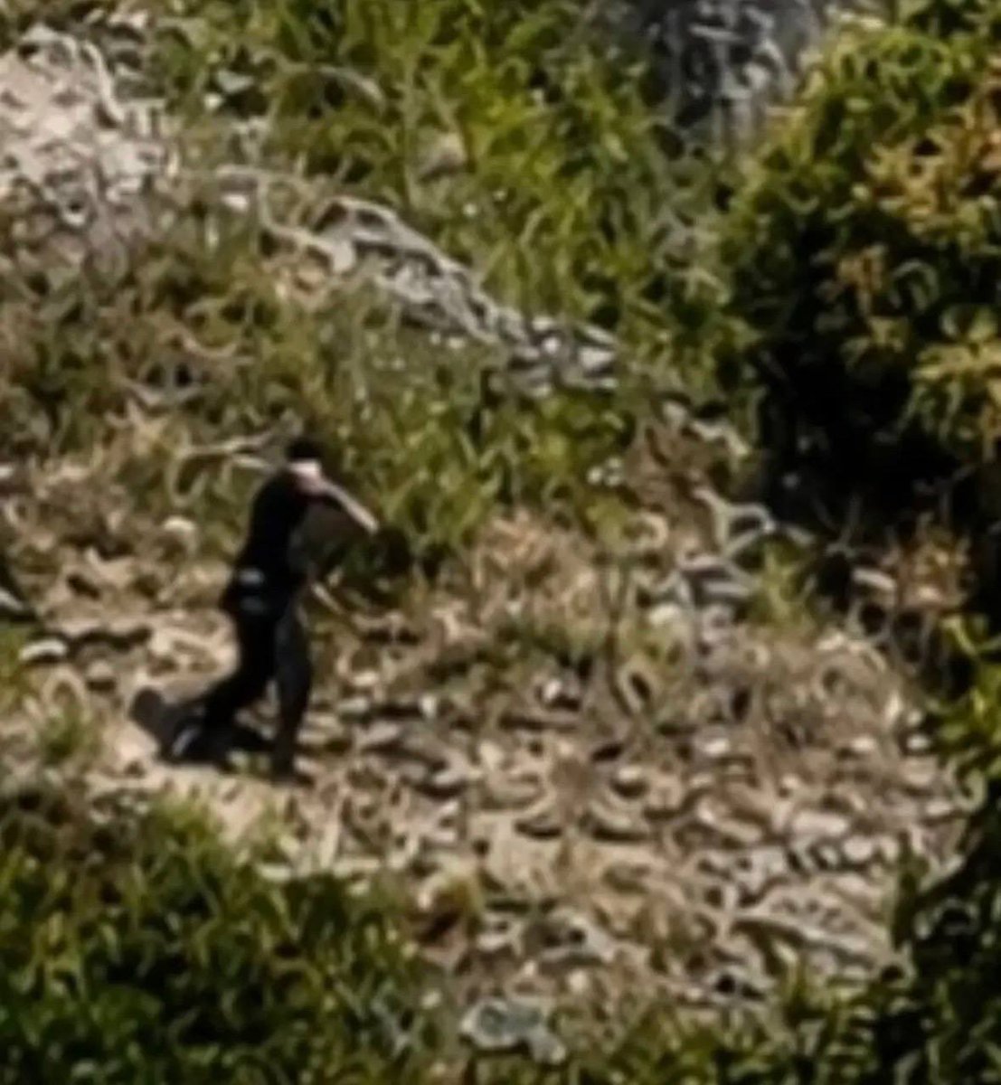Lukai1861's tweet photo. #Kosovo #Serbia | #UNCONFIRMED Local sources report that members of so-called Kosovo Police special units, including ROSU personnel, were deployed today in the vicinity of the Monastery of the Holy Archangels near Prizren during celebrations marking the monastery’s patron saint’s day. 

Images circulating on social media appear to show armed personnel positioned on elevated ground overlooking Dušan’s Fortress, with what appear to be “sniper rifles covering the surrounding area”.

#Kosovo #Serbia #KiM #Prizren #ROSU #KosovoPolice #Security #Orthodox #MilitaryNews