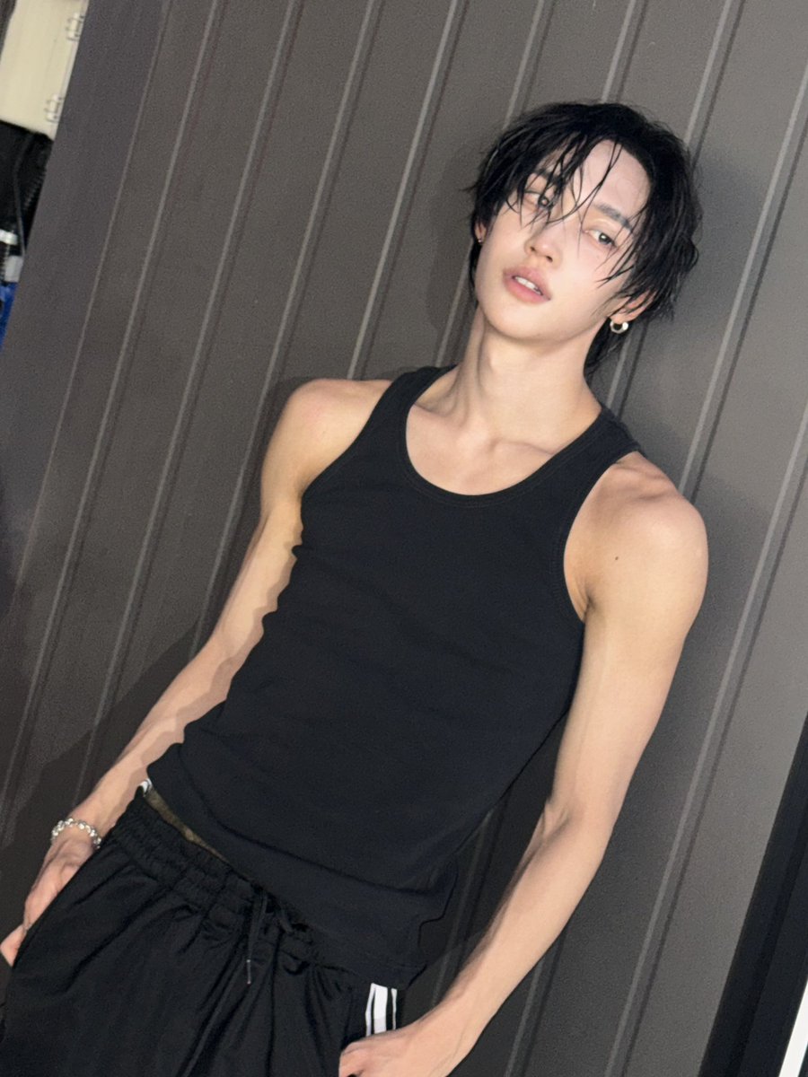 beenforseok's tweet photo. แล้วโผล่มาโต้ง ๆ แบบนี้ผู้หญิงจะทำยังไงอะ https://t.co/SYiL7hOj90