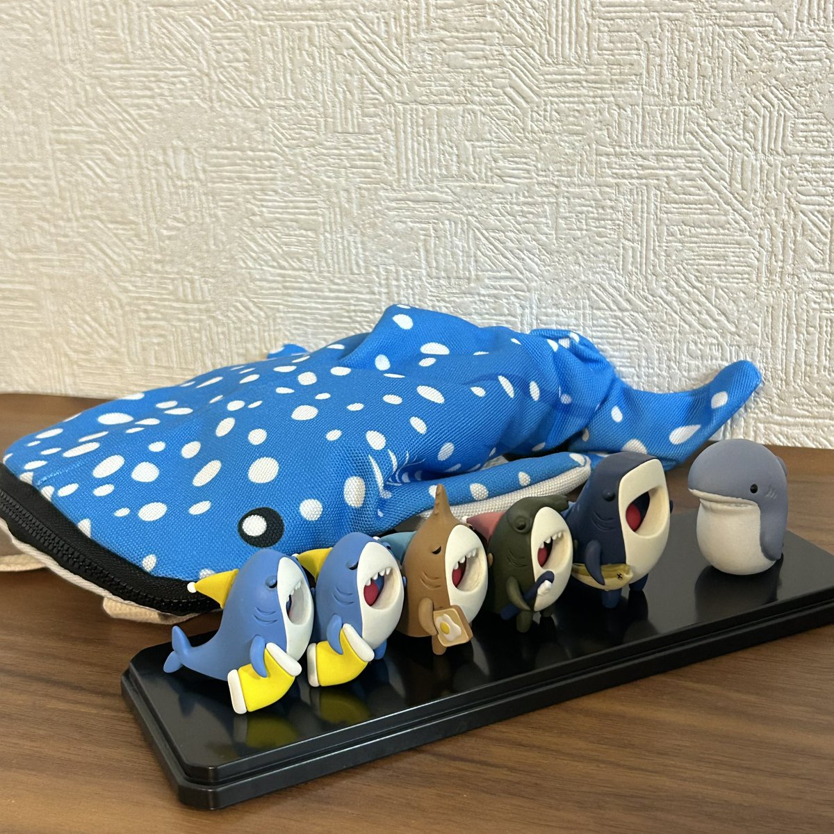 e3318tago's tweet photo. さいたま水族館に行ってきました（2026.7.26）
お土産
　
ジンベエザメサコッシュ
おめザメ
虚無。肆
　
#さいたま水族館
#水族館
#サメ
#shark
　
@CraftJows0404 
@yell_kaihatsu https://t.co/2Xxz9Nawu3