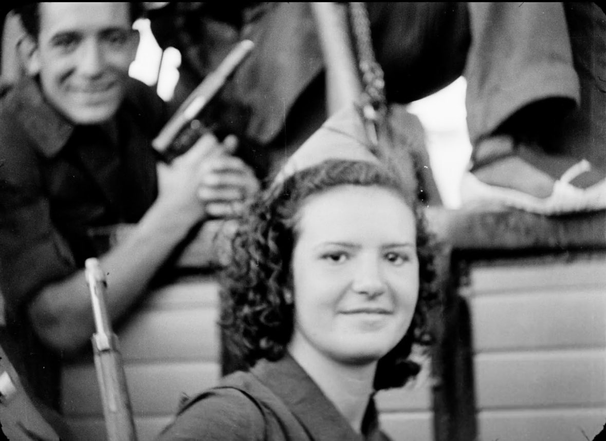Quim_Pastor's tweet photo. Ara fa 90 anys més de 1500 milicianes van combatre al front de guerra. 
La veritat sempre troba una escletxa per sortir a la llum.
🎬 Imatges @UofCalifornia :
1936 Aug 10 Vol. HNR 7-293
https://t.co/OT3R5FIZLw
🪪 Banc de la Memòria:
https://t.co/GDuFOlWptU https://t.co/QxC2Gp5FOO