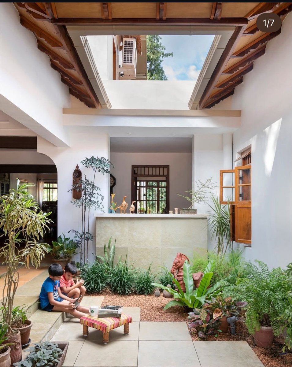 shavnyuyngah's tweet photo. Courtyards have slowly disappeared from our homes. Mostly space constraints, partly people avoiding the upkeep they demand.

But these are the spots where a home’s best memories are made. Stories told. Warm conversations under the Sunday sun, weekends bleeding into holidays.

Here are some courtyard ideas you can integrate into your home 🧵