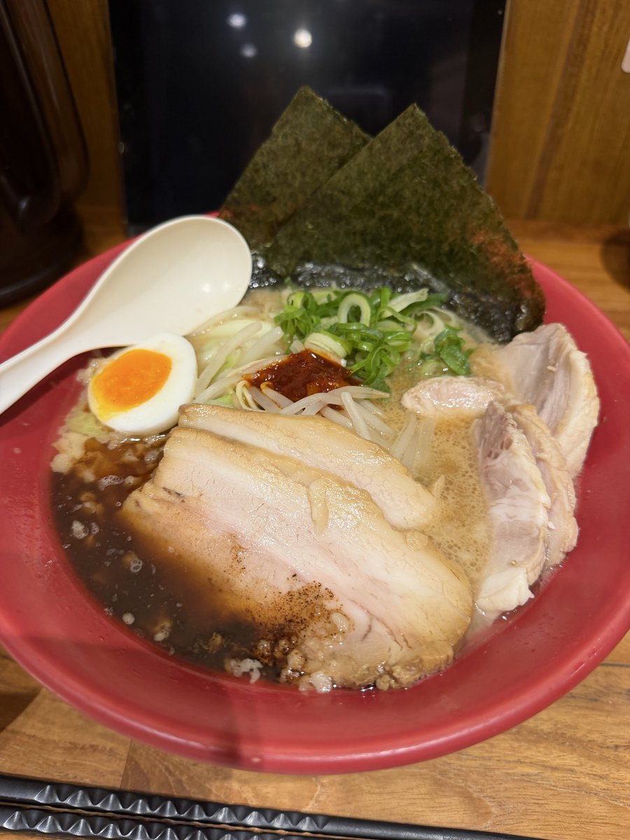 vrcl5's tweet photo. 食いすぎて腹痛い https://t.co/bEWBNbli54