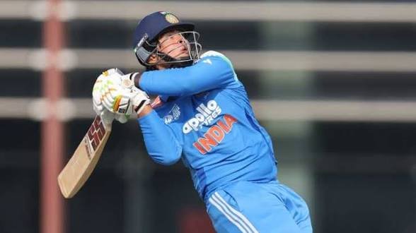 Sportz_Legends's tweet photo. 50 off 31 balls! 🔥 Vaibhav Sooryavanshi does it again! 🇮🇳🏏
Second T20I fifty of the series — the teenager is on fire! 🚀
#VaibhavSooryavanshi #INDvsZIM #TeamIndia #Cricket #T20I #IndianCricket https://t.co/IE08uvaNND