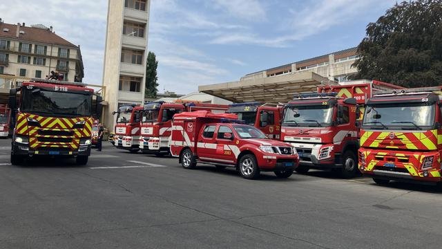 Aaron_Chamois's tweet photo. Infos du jour concernant les incendies de Gironde et des Landes. Aujourd'hui sont attendus. Deux canadairs croate, l'appareil militaire a400m reconverti, deux air tractor, ainsi qu'un hélicoptère. Et en soutien de dernière minute, de nombreux pompiers suisses sont déjà en route. https://t.co/drwM8qTxXU