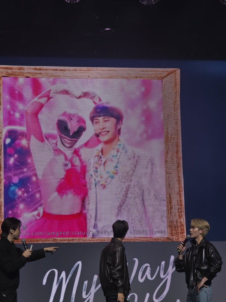 wooyofot's tweet photo. HELPP THEY SAW SOMGEM AND  PINK POWER RANGER FOURTH EDIT 😭😭😭😭 https://t.co/rRGzXEi4wr