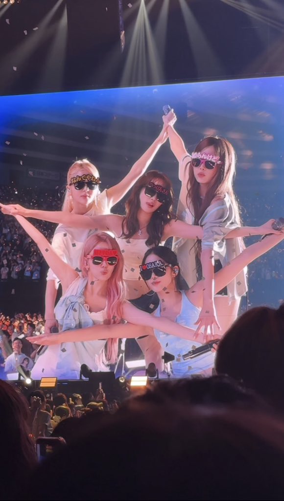 telesserafim's tweet photo. どうだ、これが世界のオモロフィムだ
 #LE_SSERAFIM 
  #PUREFLOW_IN_JAPAN https://t.co/Mivlf4D8Sf