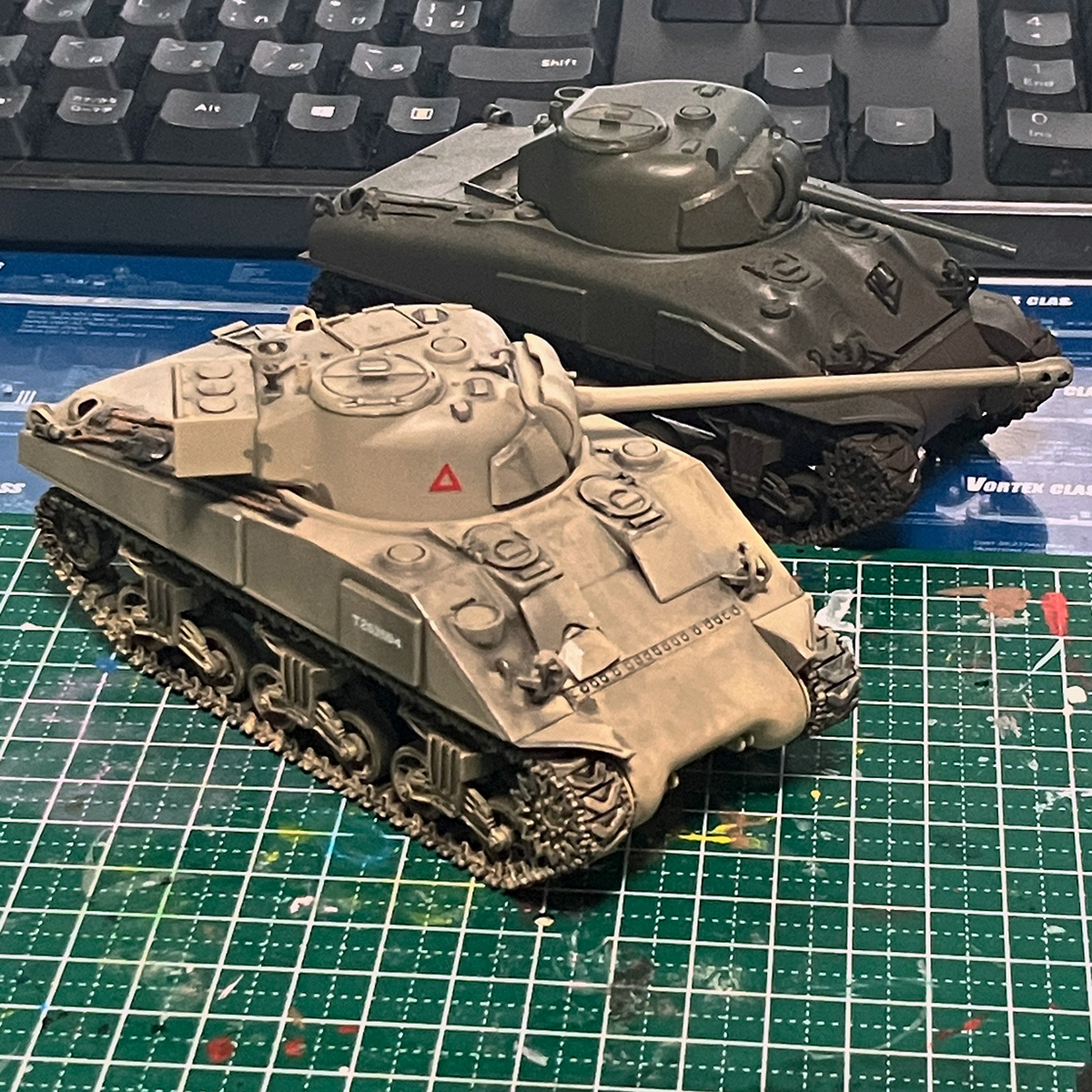 Senran_Marina's tweet photo. タミヤさんの1/48スケール
シャーマンファイアフライ君、作るの楽しかった😆 https://t.co/DZKtsv4XDf