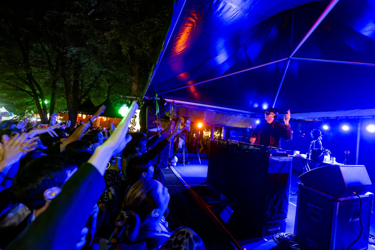 fujirock_jp's tweet photo. 📸 TOM ROWLANDS(from THE CHEMICAL BROTHERS)
JULY 25 SAT - 苗場食堂

@ChemBros
#フジロック #fujirock
Photo: Masanori Naruse https://t.co/jdDu3JC1BK