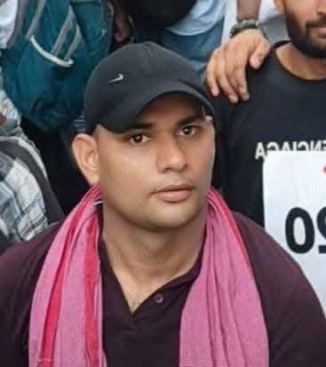 ocjain4's tweet photo. बरेली के डिग्री कॉलेज के असिस्टेंट प्रोफेसर डॉ मोहित भारद्वाज दिल्ली प्रोटेस्ट में शिरकत करने गये 

खूब सरकार विरोधी नारे लगाए

लौटकर कॉलेज पहुंचा तो उनको कॉलेज प्रबंधन ने नौकरी से टर्मिनेट कर दिया

शायद डॉ भारद्वाज बरेली में सपा युवजन सभा के जिलाध्यक्ष भी है

अंत्यद दुखद https://t.co/JuMsLpoJk1