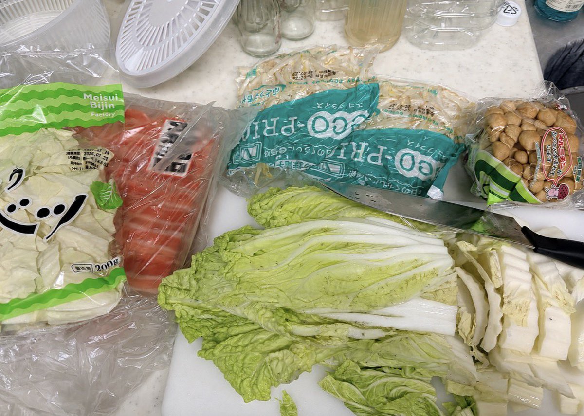 Song0617's tweet photo. しばらく1人だからお鍋の赤ちゃんを5食分作った🍲 https://t.co/fJrFHhPwpp