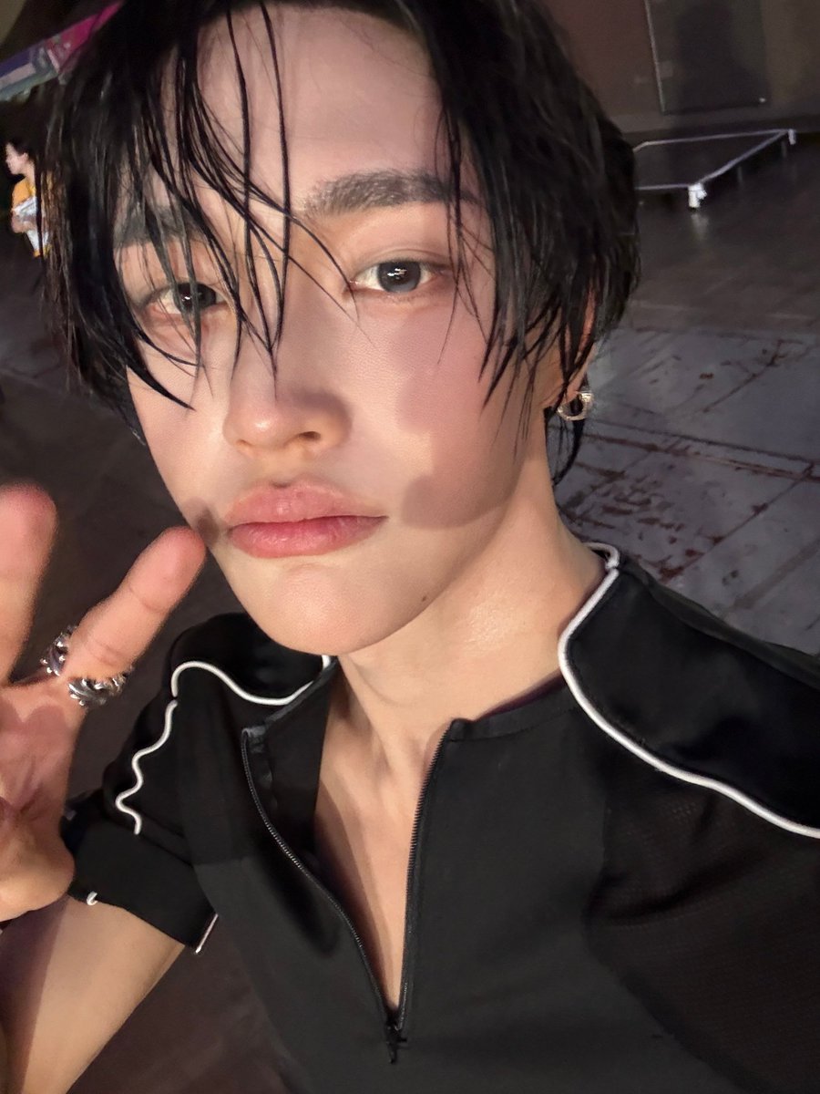 kittysradio's tweet photo. พี่คนจ๋วยปักตะกร้าคอนแทคเลนส์ตาอ้อนเลนส์ฟิกซ์ให้น้องหน่อยน้า 🥺 https://t.co/6Q98tlpuSe