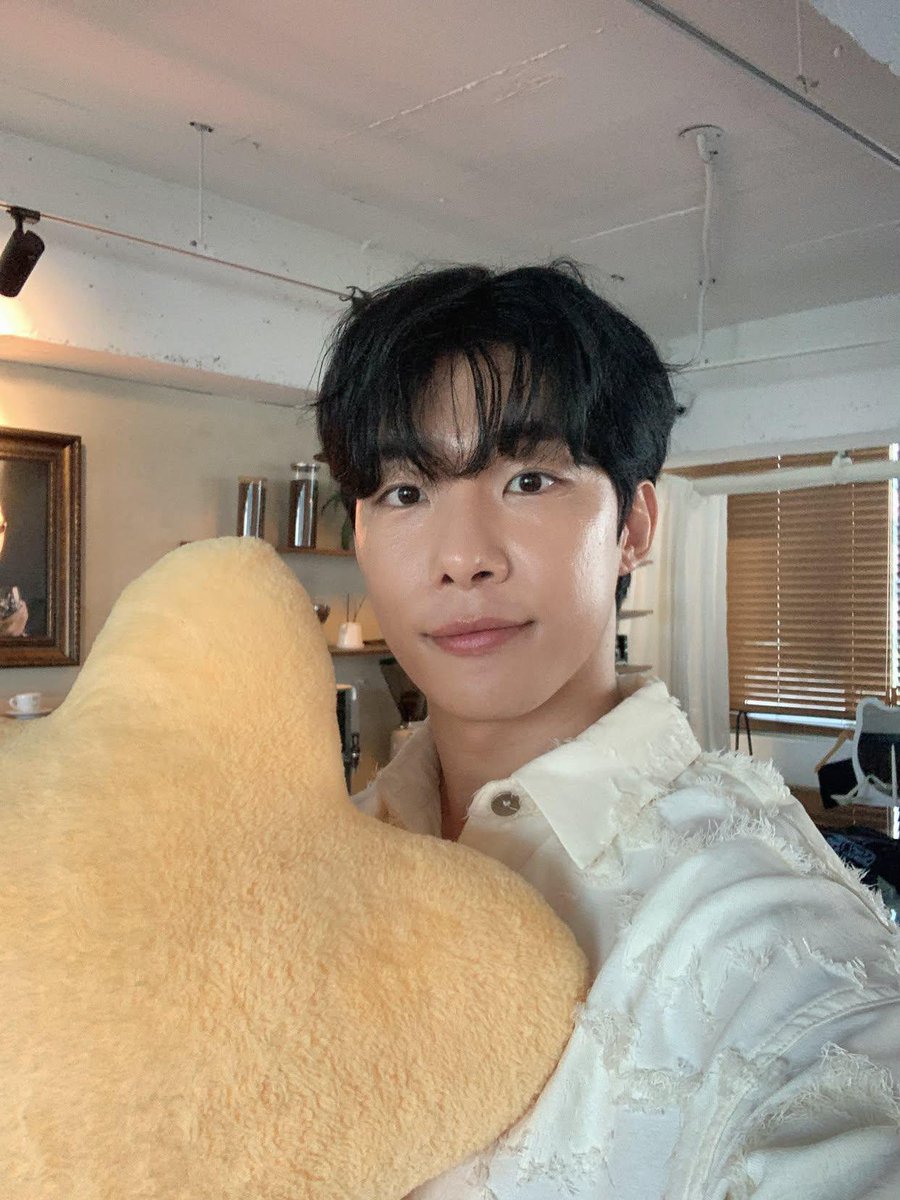 lifeNowOn's tweet photo. 260726 ins 'Sirius Archive✨'(3)
#정리우 #Jeongriu https://t.co/859MQYMpFD