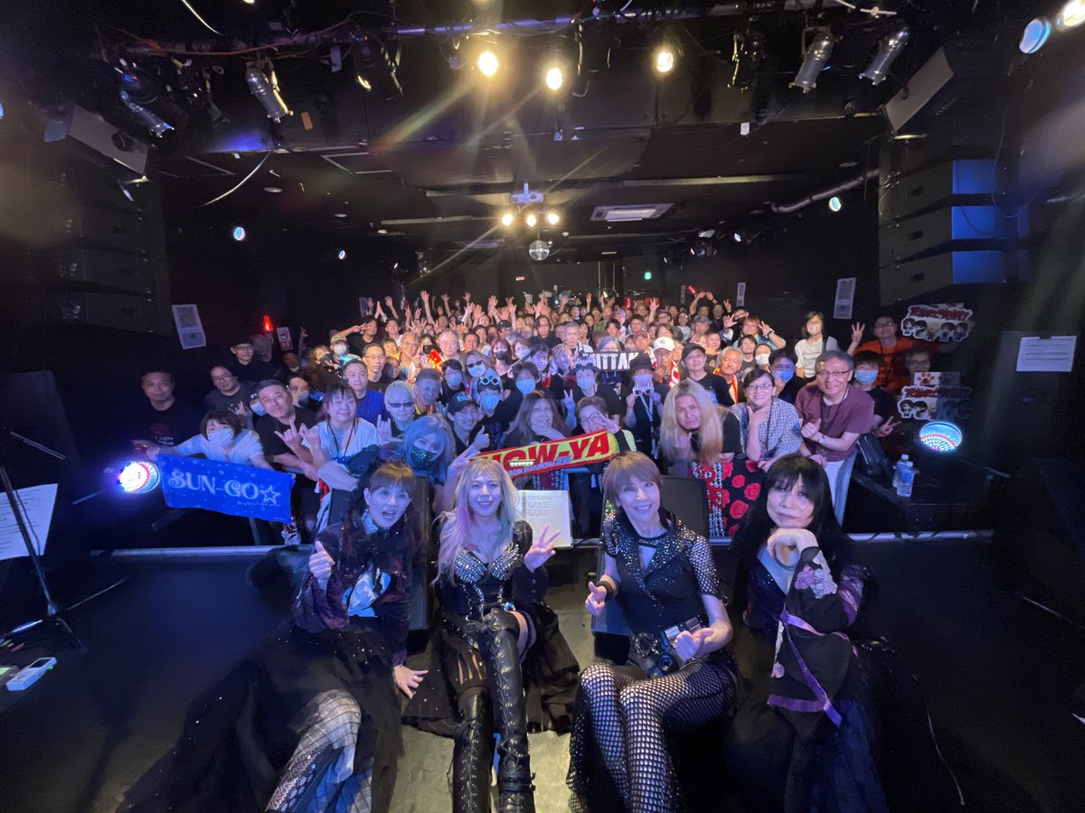 showyaofficial's tweet photo. 本日は足利ライブハウス大使館!
ご来場ありがとうございました🙇♀️
今日は寺田恵子の誕生日前夜祭でもありましたが、みなさんの熱い気持ちと声援のおかげでバンドを続けるのはもちろん、歳を重ねるのも悪く無い!としみじみ…🥹
SHOW-YAもまだまだ突っ走ります!
#SHOWYA
#100LIVEAGAIN https://t.co/KVViy8BUDm